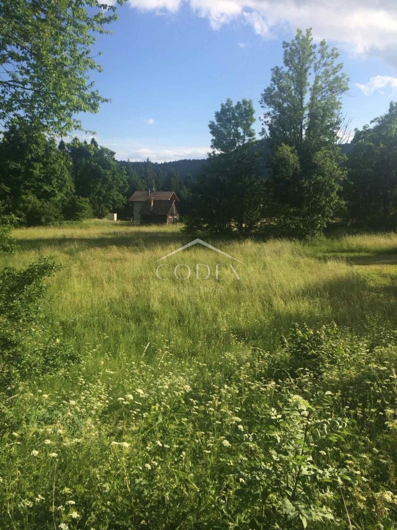 Delnice, Lučice - prodaja gradbenega zemljišča na mirni lokaciji