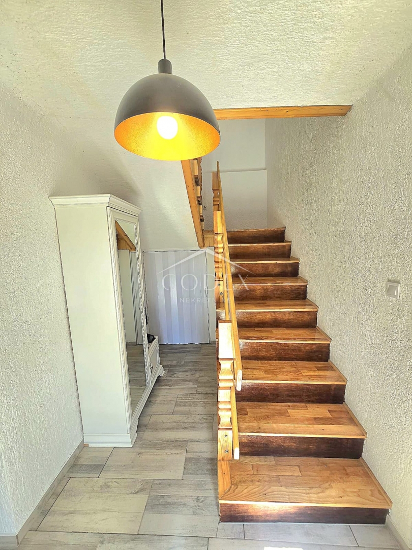 Grižane – prodaja primorske hiše z velikim dvoriščem