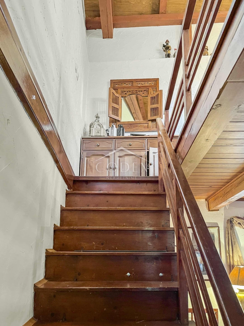 Dobrinj - Obnovljena starina v središču mesta