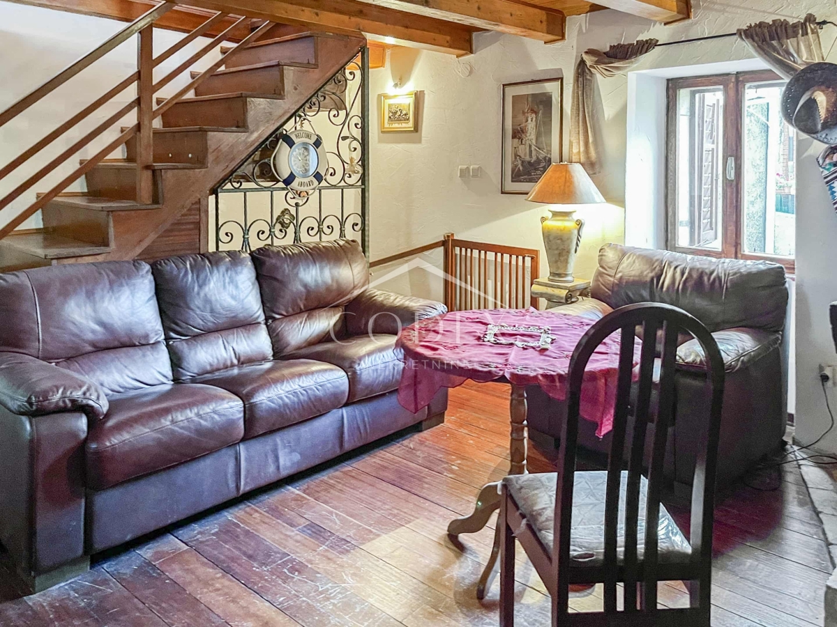 Dobrinj - Obnovljena starina v središču mesta