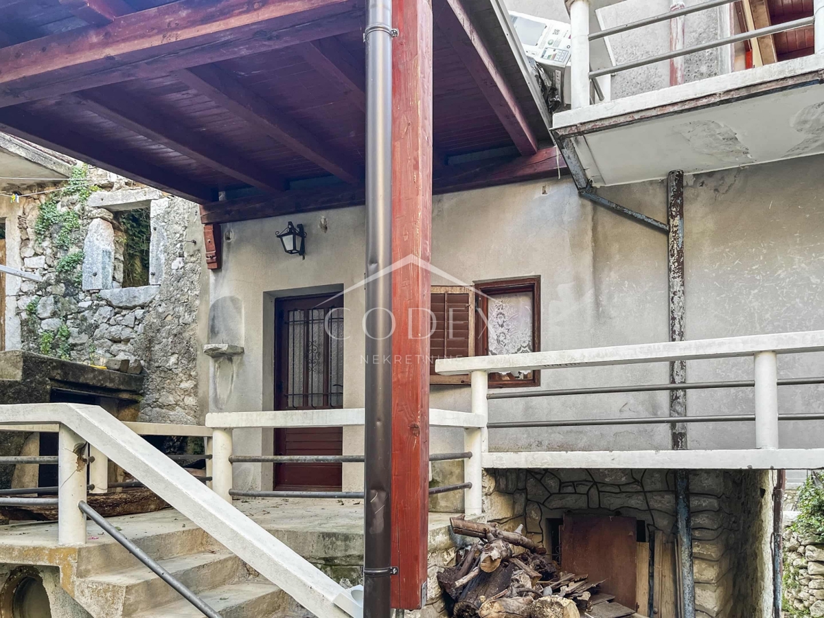 Dobrinj - Obnovljena starina v središču mesta