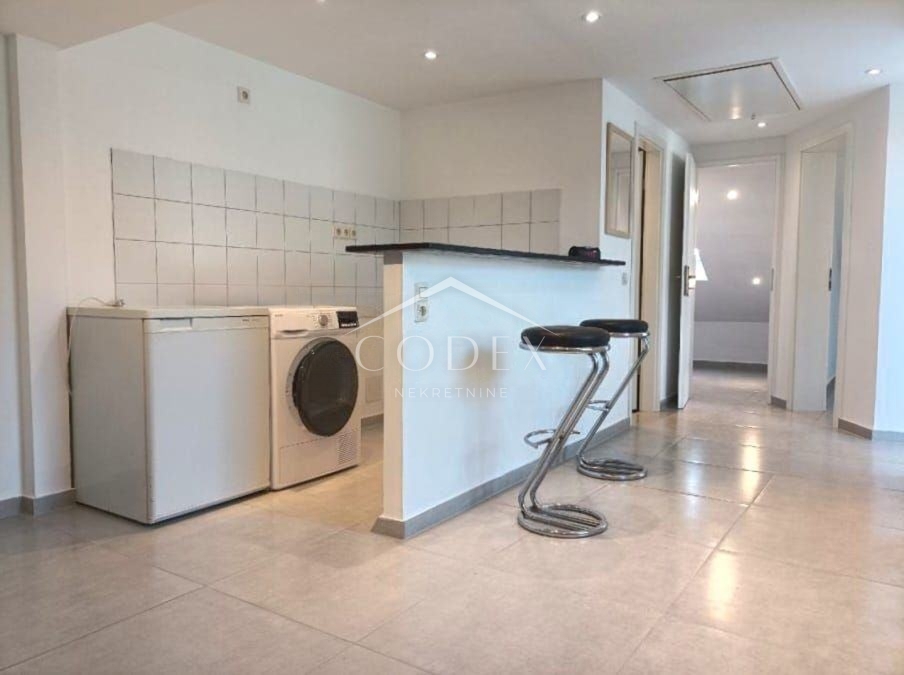 Jadranovo – prodaja 3 stanovanjskih enot na mirni lokaciji