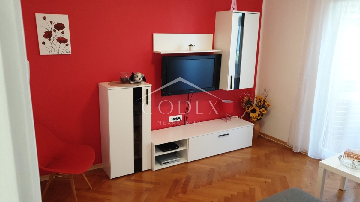 Lovran – prodaja dvosobnega stanovanja z balkonom in garažo