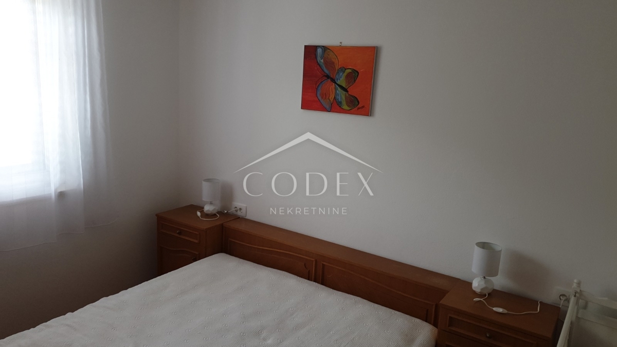 Lovran – prodaja dvosobnega stanovanja z balkonom in garažo