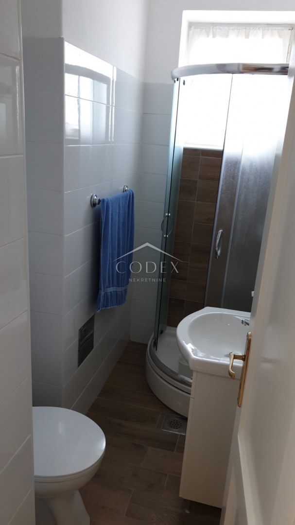 Lovran – prodaja dvosobnega stanovanja z balkonom in garažo