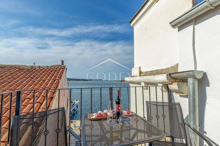 Poreč, prva vrsta od morja!