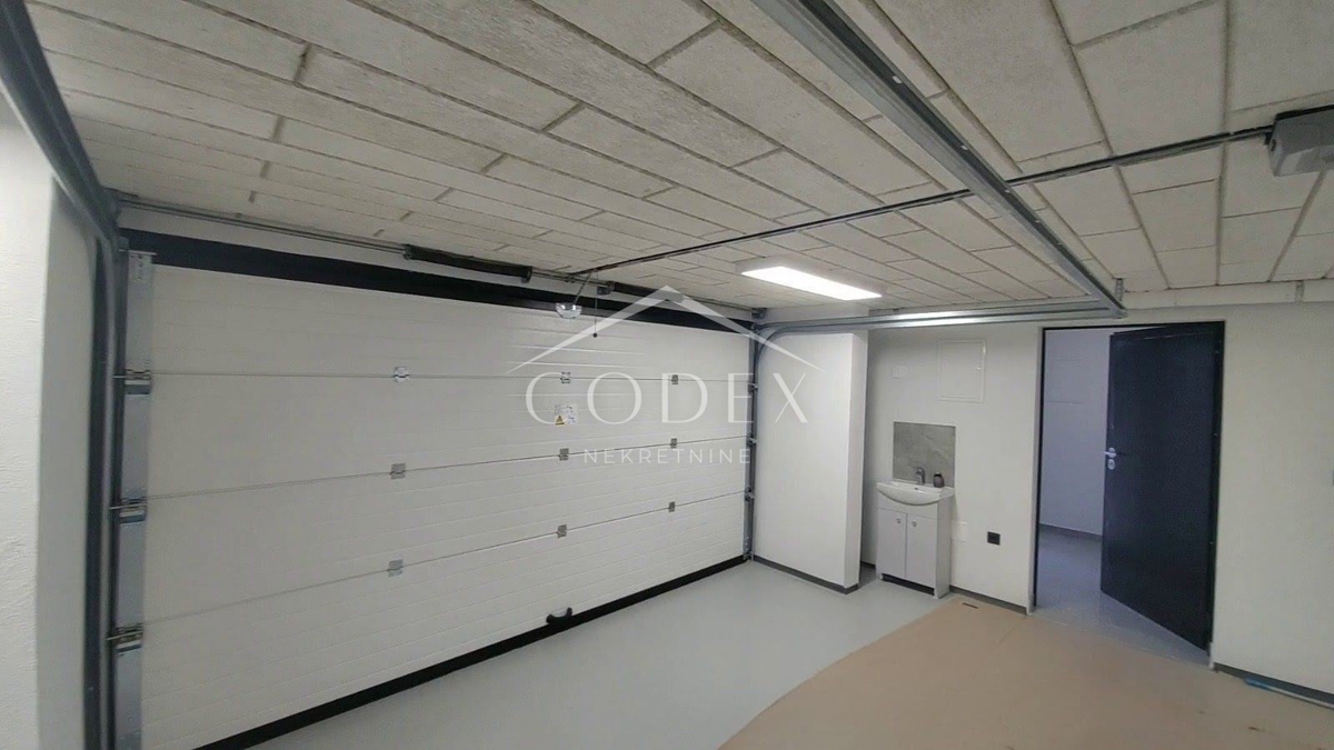 Kastav, Rubeši – prodaja luksuzne novogradnje z garažo in vrtom