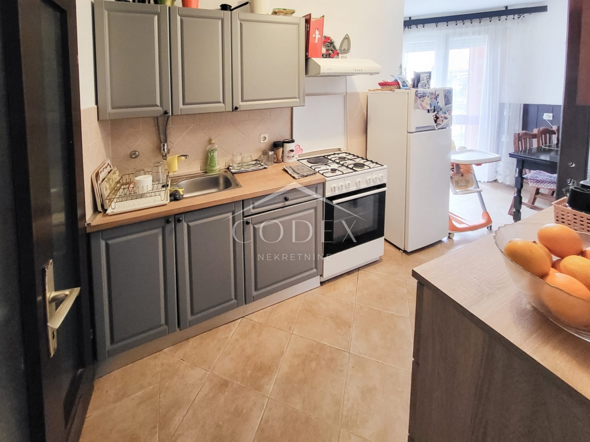 Karlovac – attraktive 1-Zimmer-Wohnung mit Wohnzimmer zu verkaufen