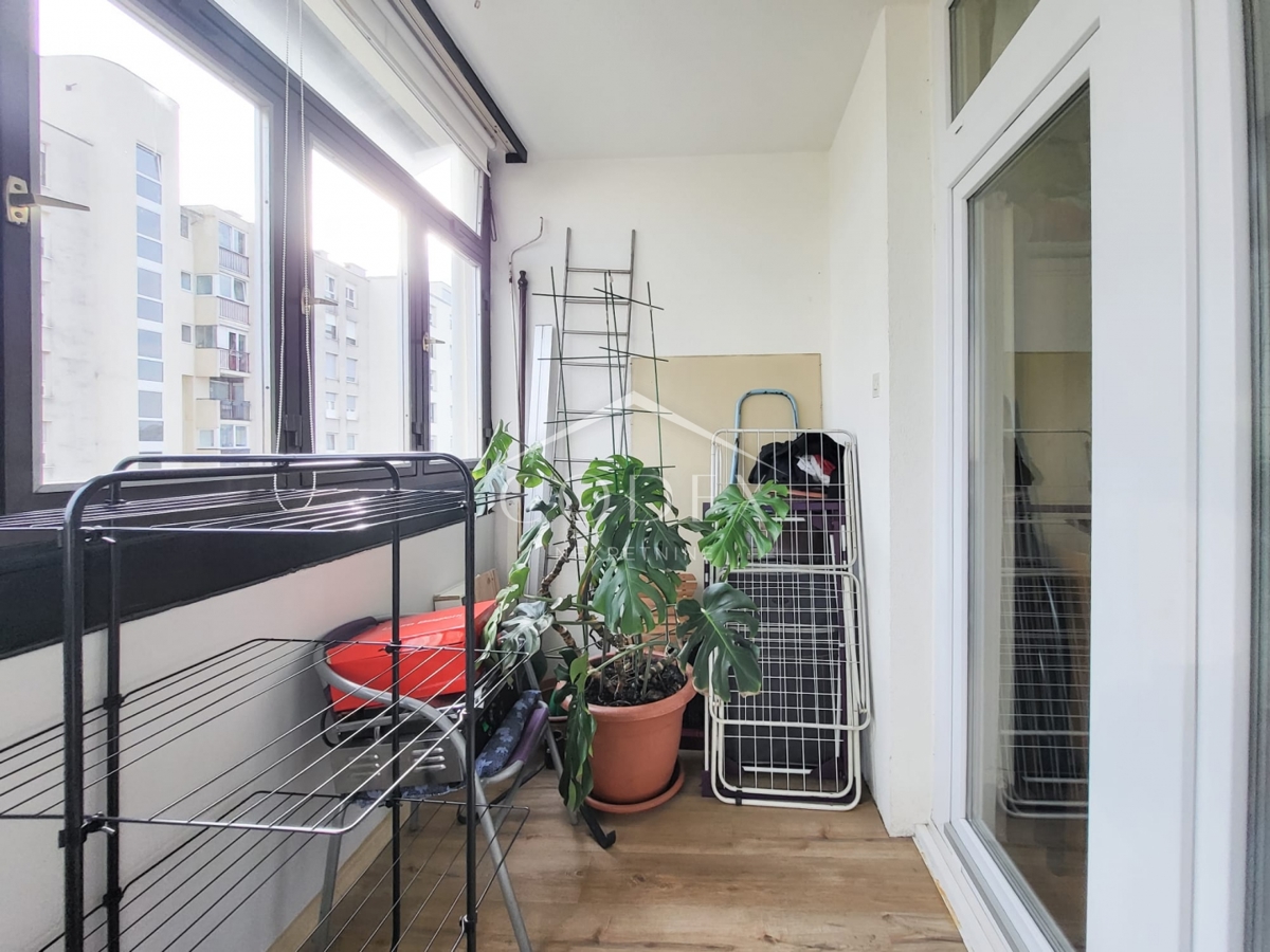 Karlovac – attraktive 1-Zimmer-Wohnung mit Wohnzimmer zu verkaufen