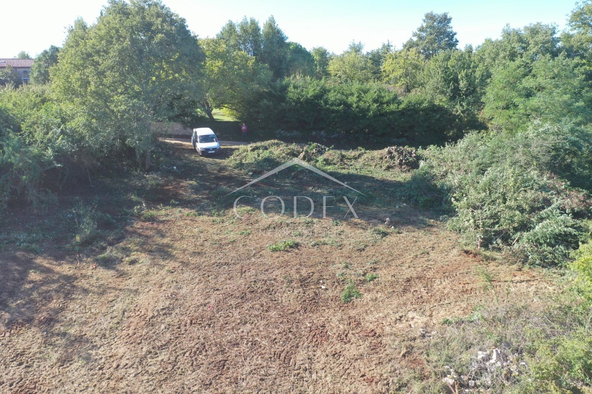 Višnjan – prodaja zazidljivega zemljišča blizu Poreča