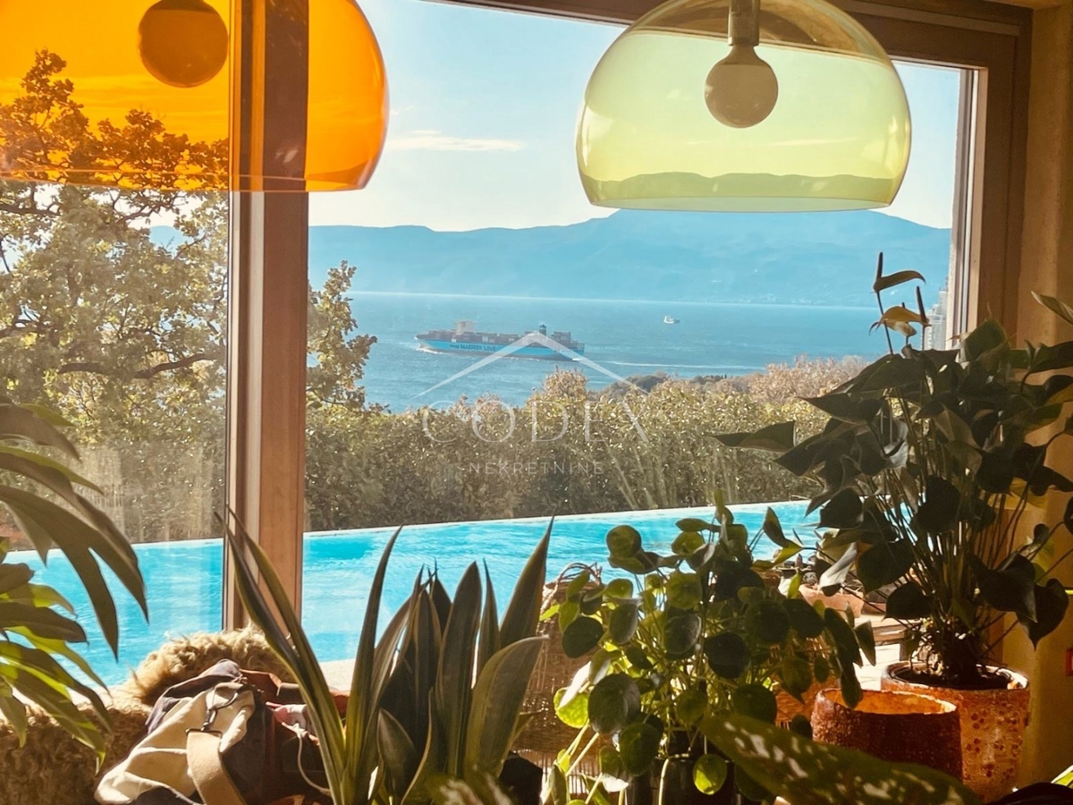 Kostrena - dve lepi novogradnji s terasami in bazenom