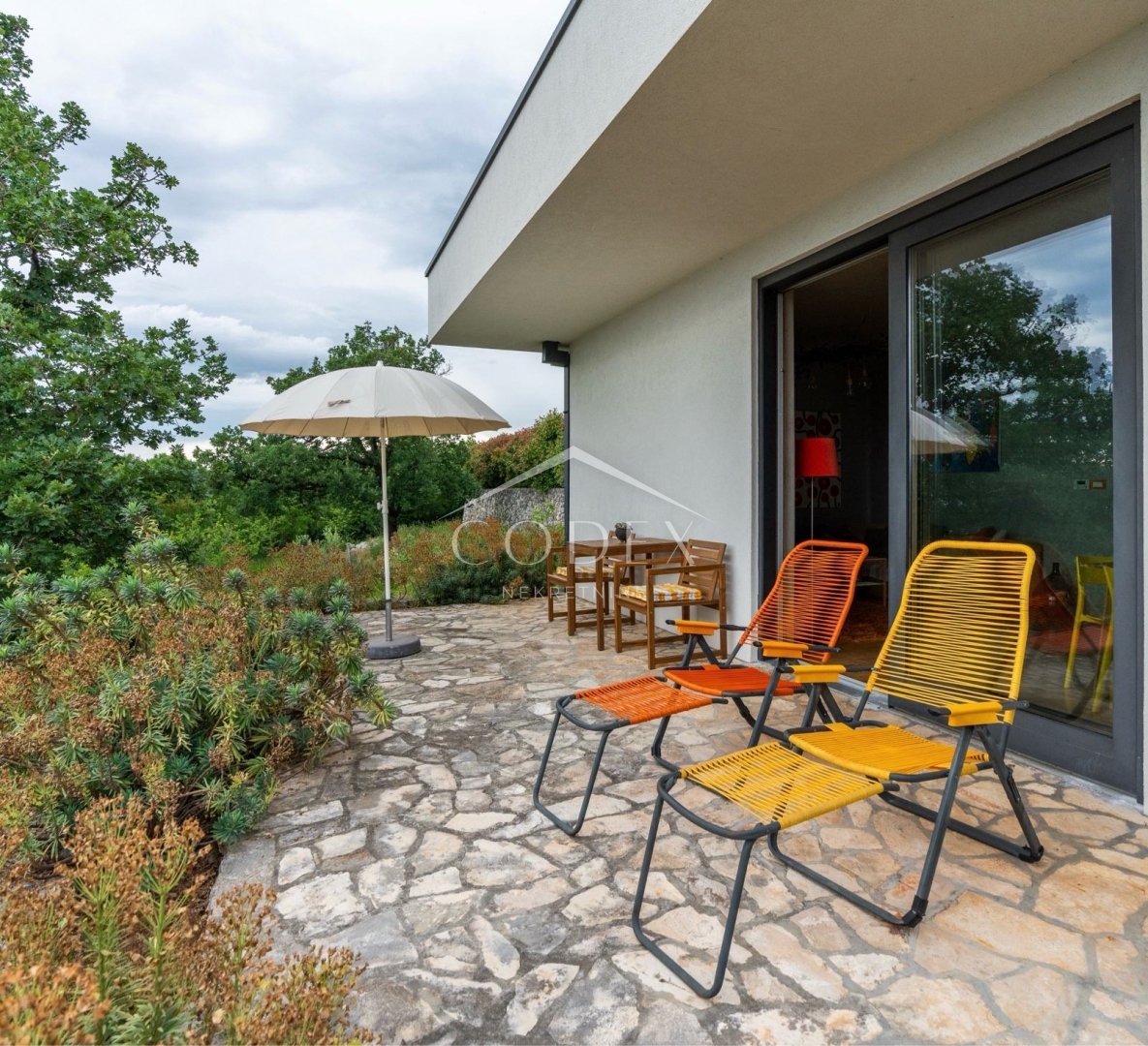 Kostrena - dve lepi novogradnji s terasami in bazenom