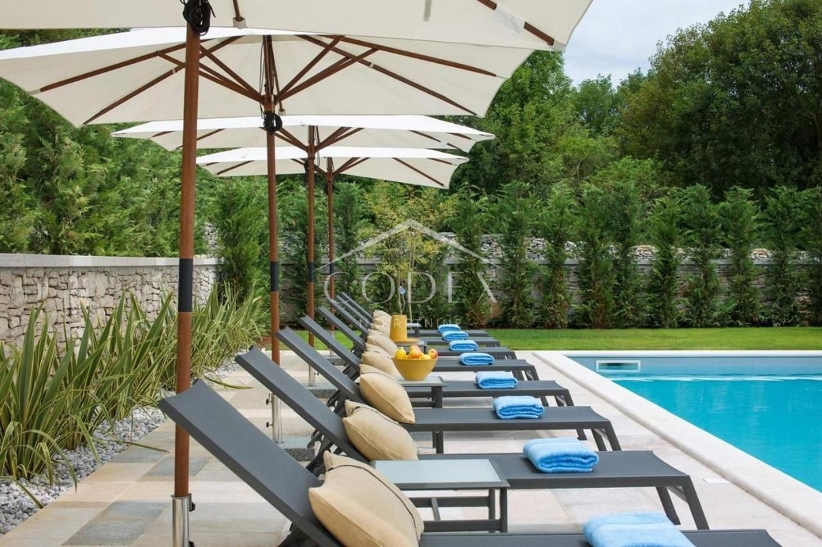 Kanfanar - vila z bazeni in športnimi igrišči