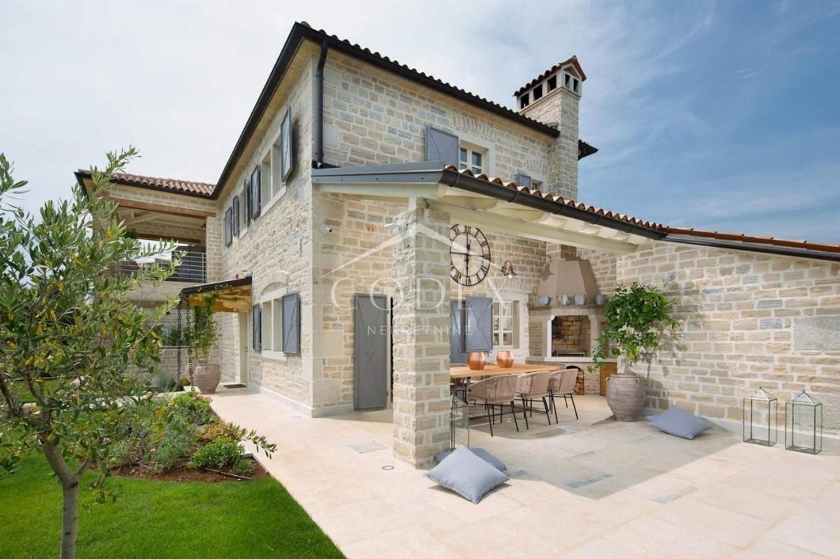 Kanfanar - vila z bazeni in športnimi igrišči