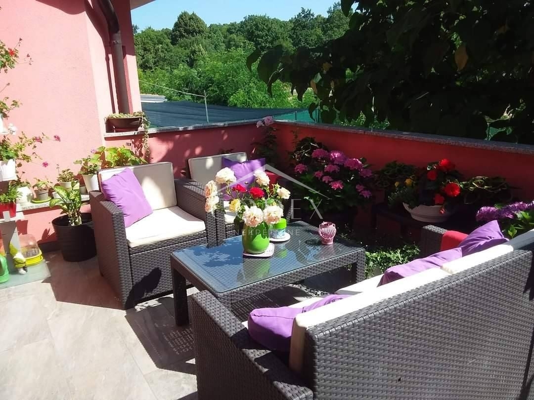Viškovo - stanovanje s teraso in 2 parkirnima mestoma