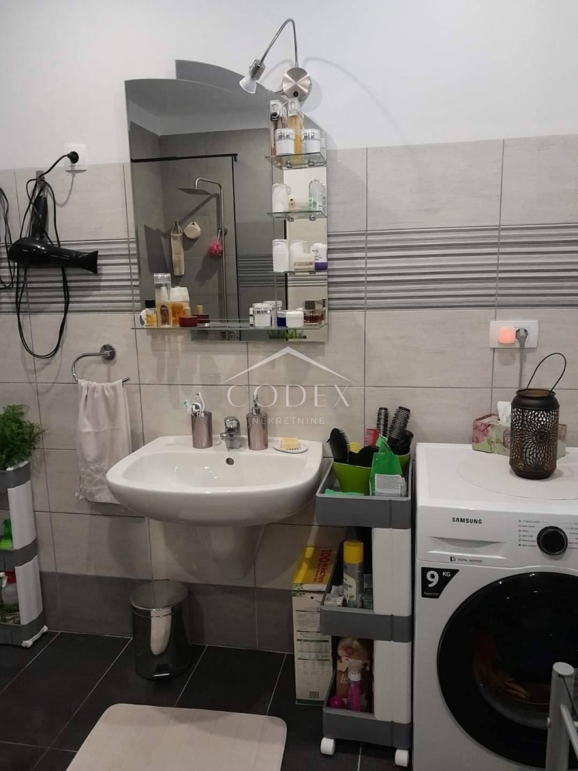 Viškovo - stanovanje s teraso in 2 parkirnima mestoma