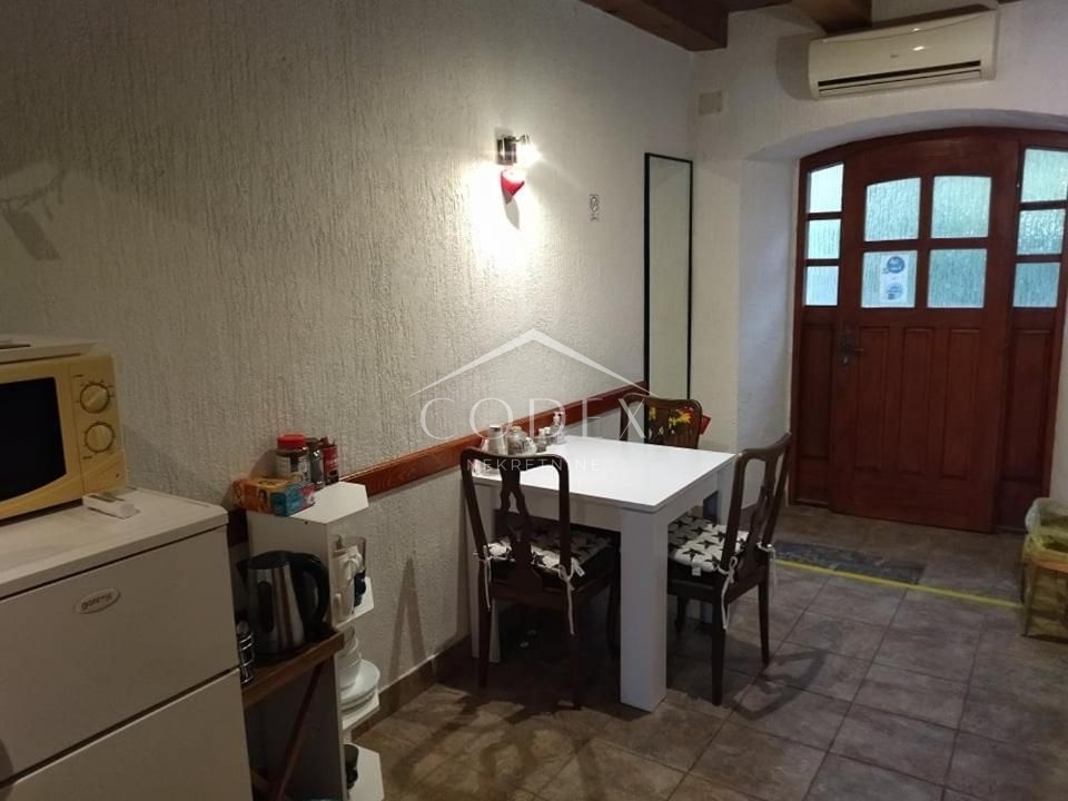 Podmurvice/Mlaka - prodamo etažo v centru mesta