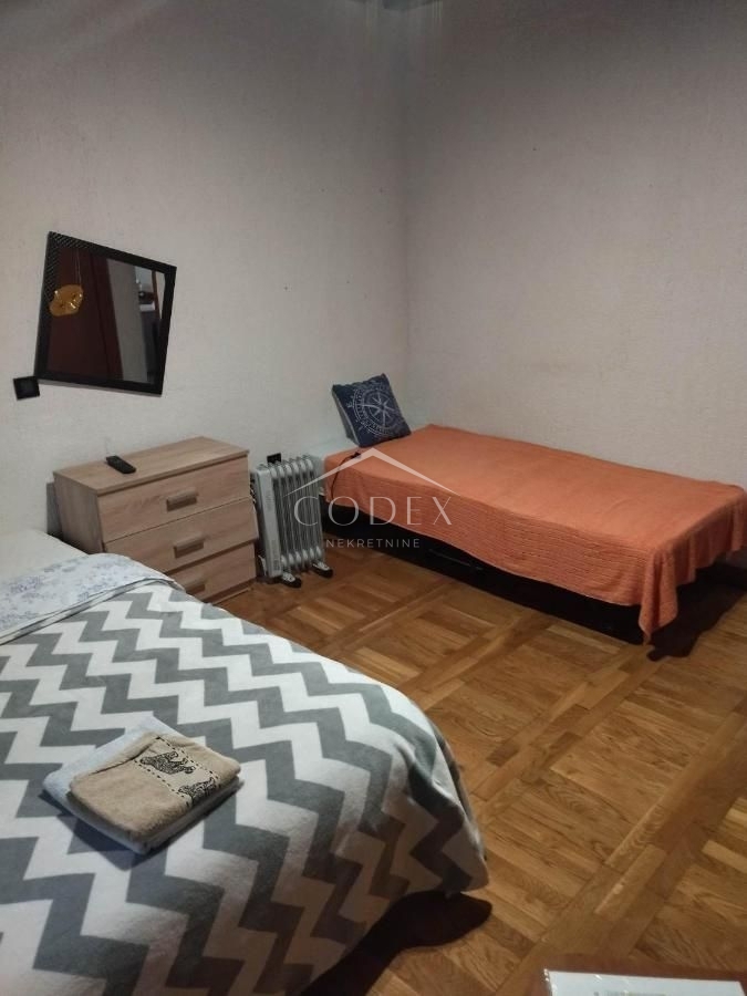 Podmurvice/Mlaka - prodamo etažo v centru mesta