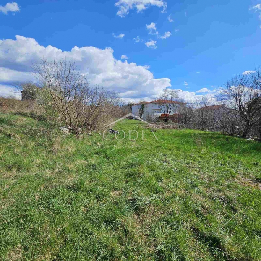 Viškovo - lep ravninski teren s pogledom na morje