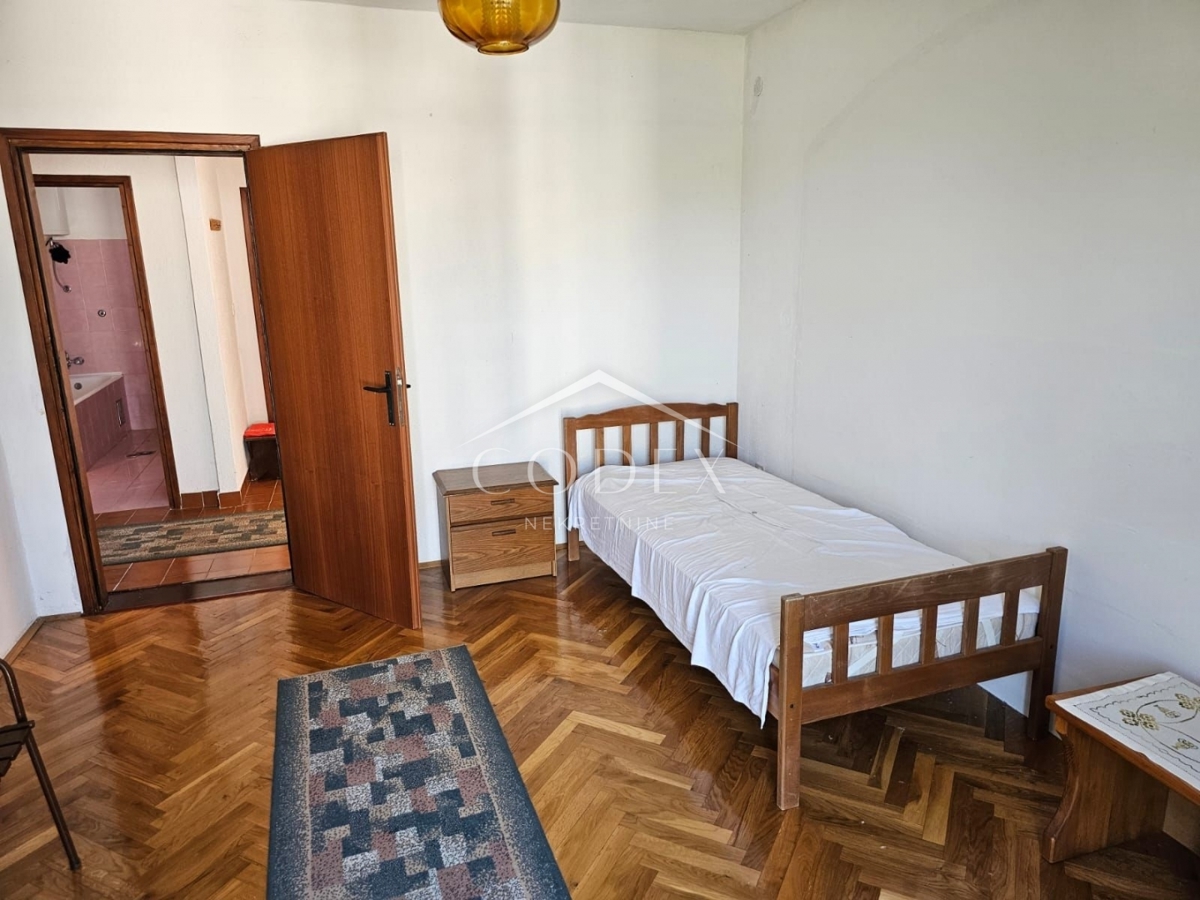 Okolica Poreča - Samostojna hiša s 3 enotami