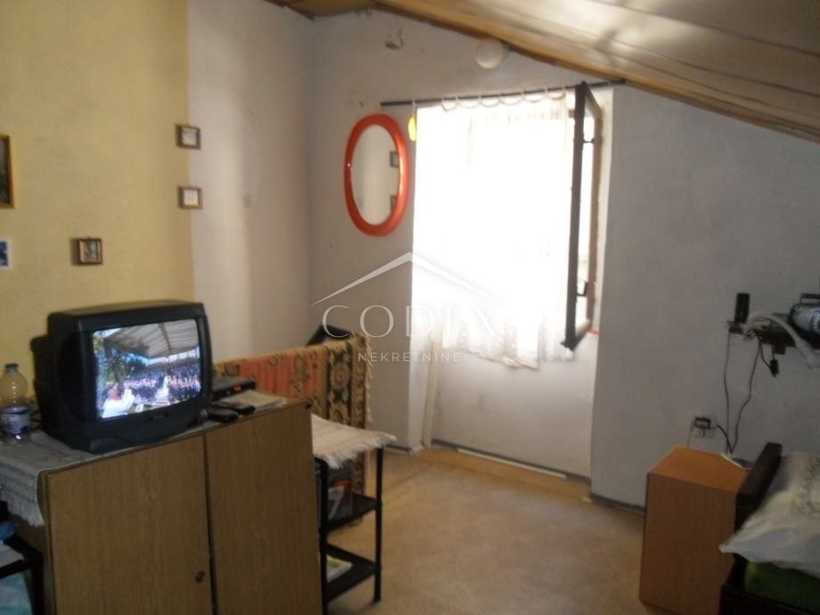 Susak - prodaja kamnite hiše ob morju