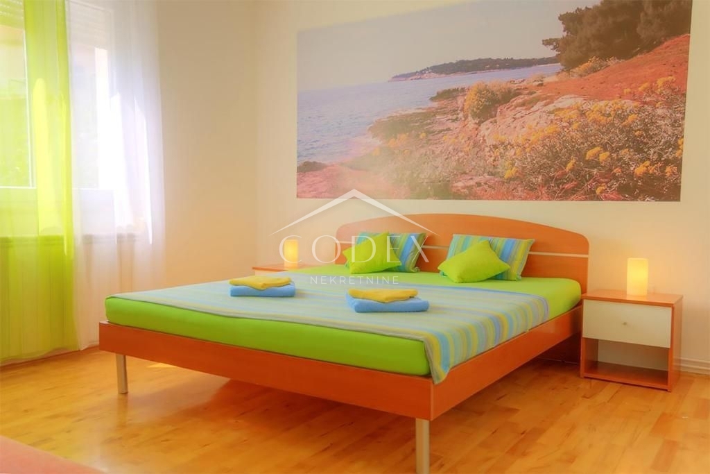 Pula, Busoler - prodaja moderne hiše z bazenom