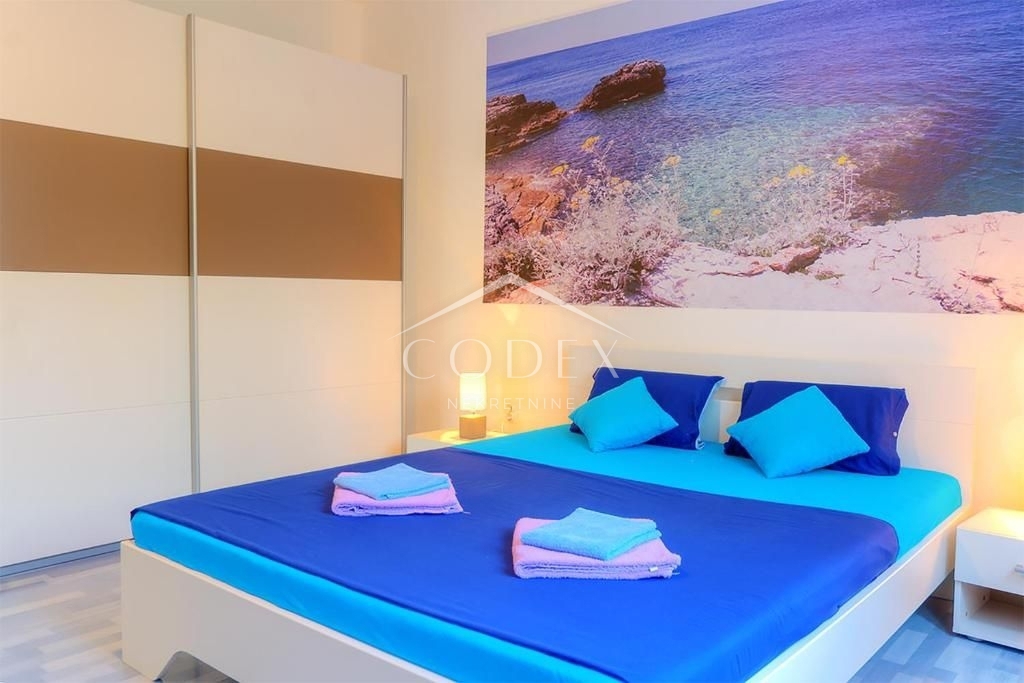 Pula, Busoler - prodaja moderne hiše z bazenom