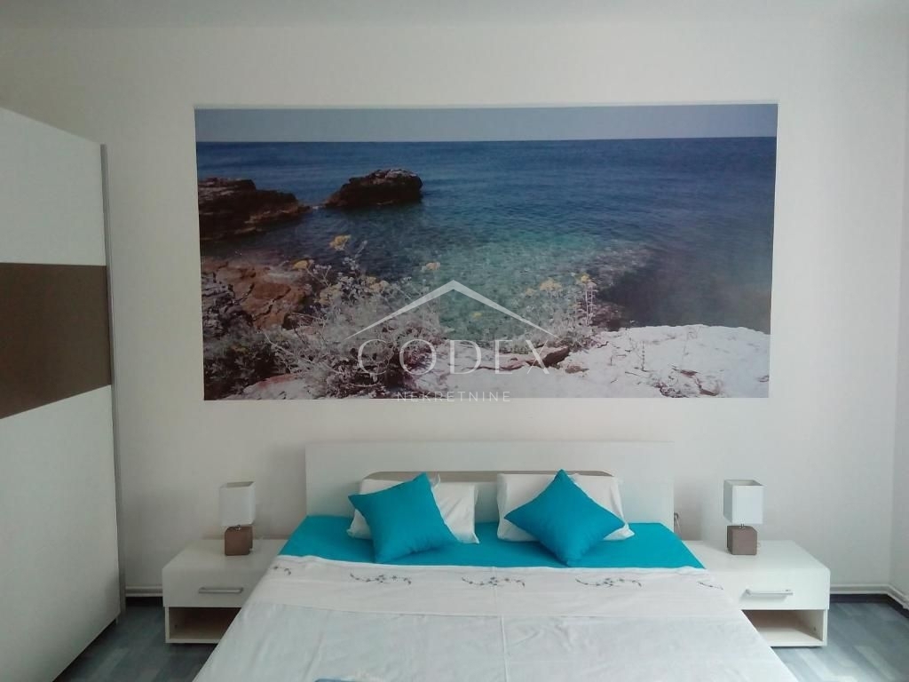 Pula, Busoler - prodaja moderne hiše z bazenom