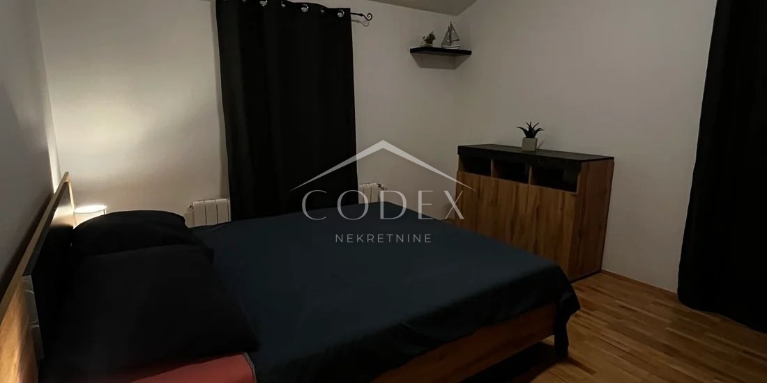 Malinska - prodaja hiše s 5 apartmaji za investicijo
