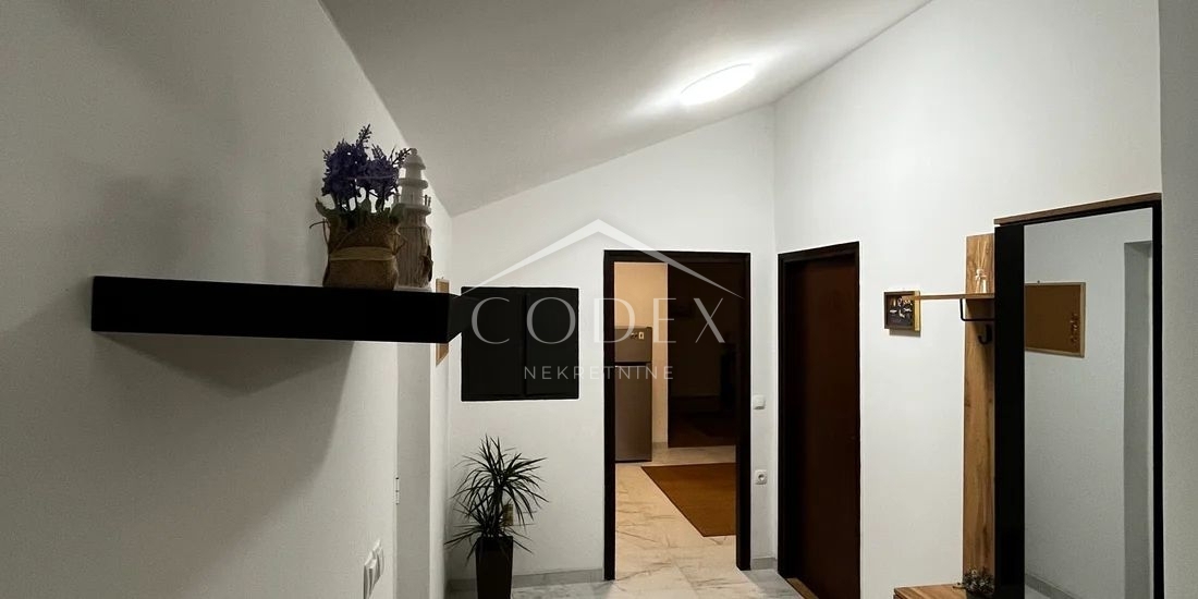 Malinska - prodaja hiše s 5 apartmaji za investicijo