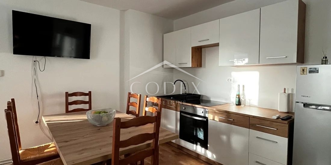 Malinska - prodaja hiše s 5 apartmaji za investicijo