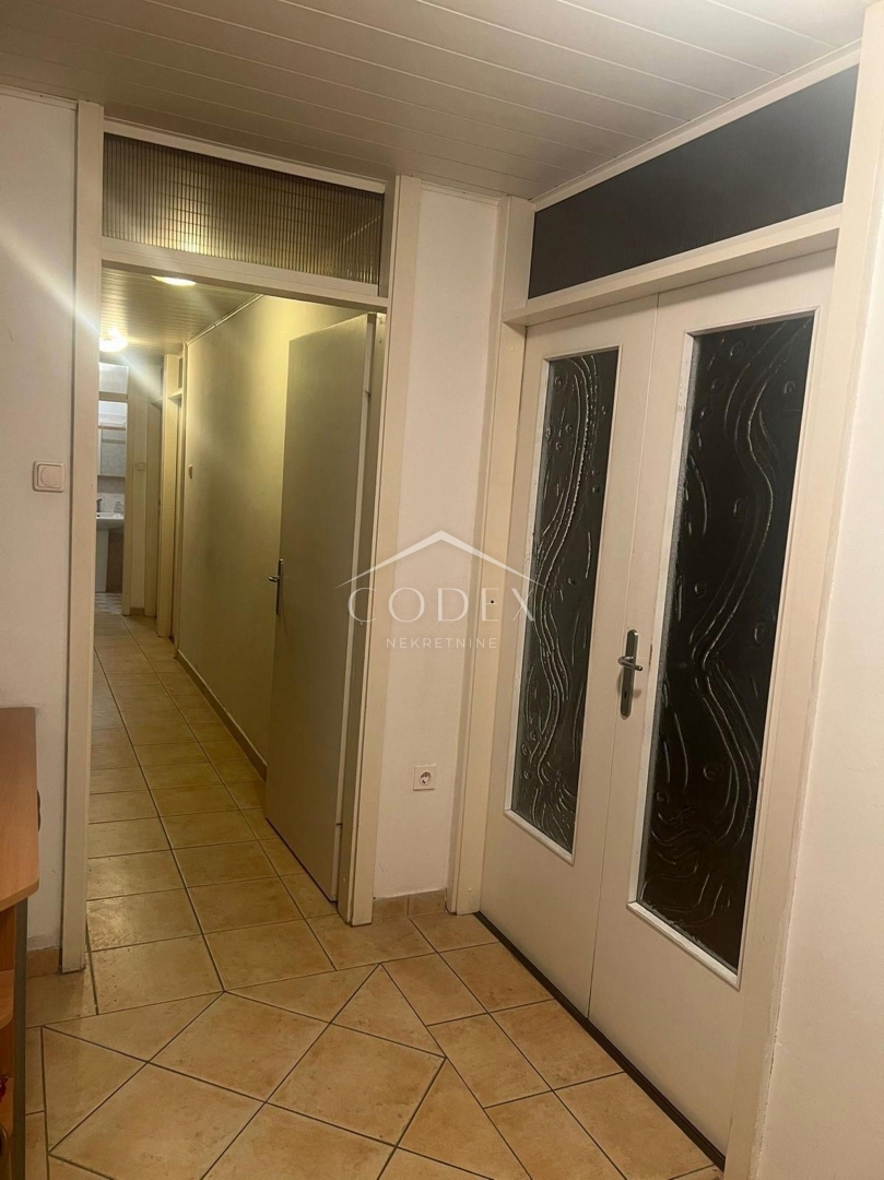 Turnić - prodaja dvosobnega apartmaja s prekrasnim pogledom na morje