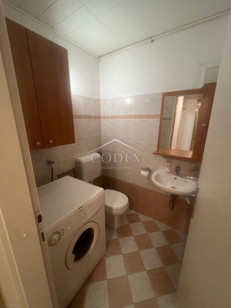 Turnić - prodaja dvosobnega apartmaja s prekrasnim pogledom na morje