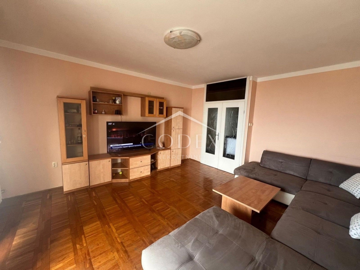 Turnić - prodaja dvosobnega apartmaja s prekrasnim pogledom na morje