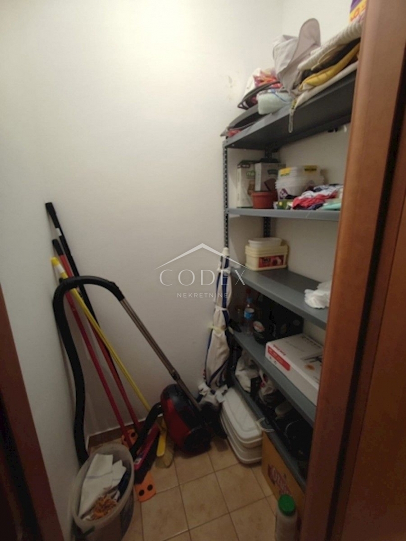 Čižići - prodamo dvosobno stanovanje