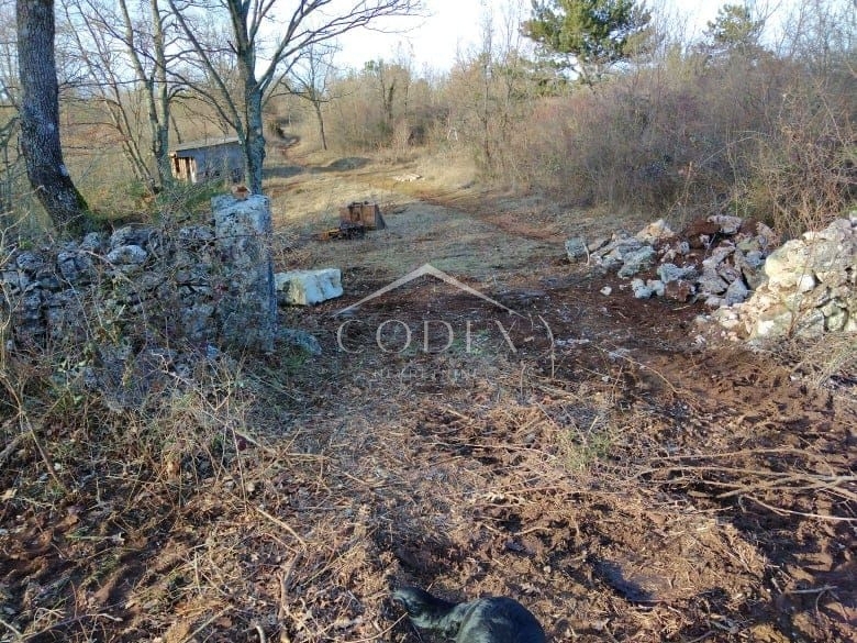 Manjadvorci - prodaja kmetijskega zemljišča