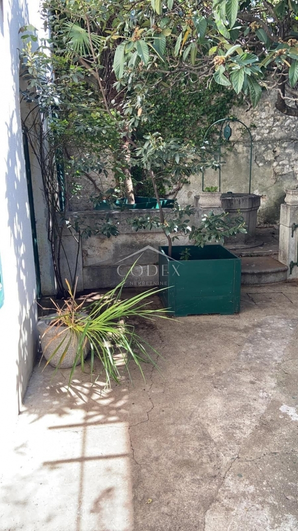 Novi Vinodolski - prodaja očarljive obmorske hiše