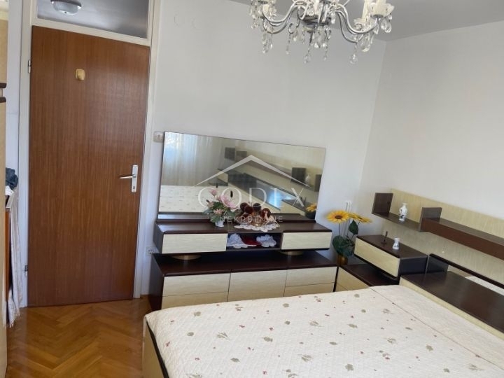 Srdoči - Stanovanje z Balkonom in Shrambnim Prostorom