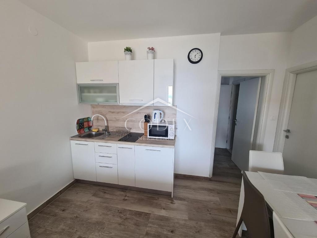 Dramalj - hiša z apartmaji z morskim razgledom naprodaj