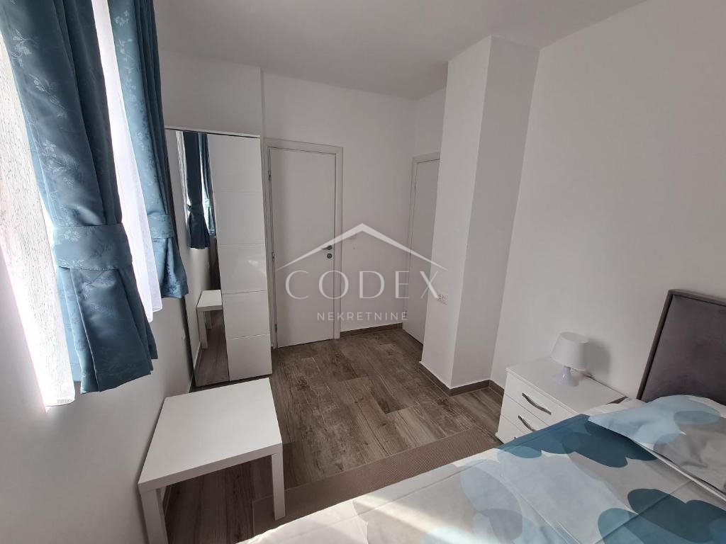 Dramalj - hiša z apartmaji z morskim razgledom naprodaj