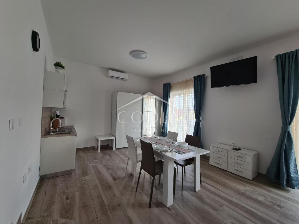 Dramalj - hiša z apartmaji z morskim razgledom naprodaj