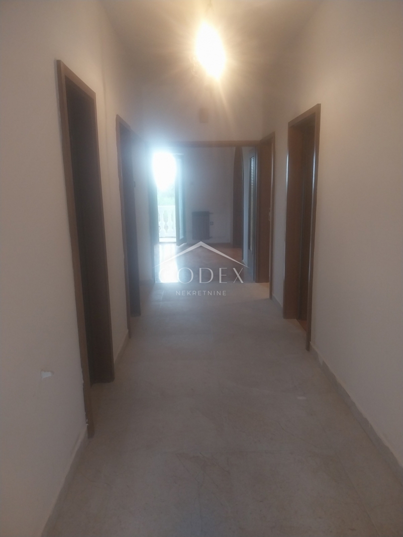 Reka - Veliko stanovanje s čudovitim razgledom