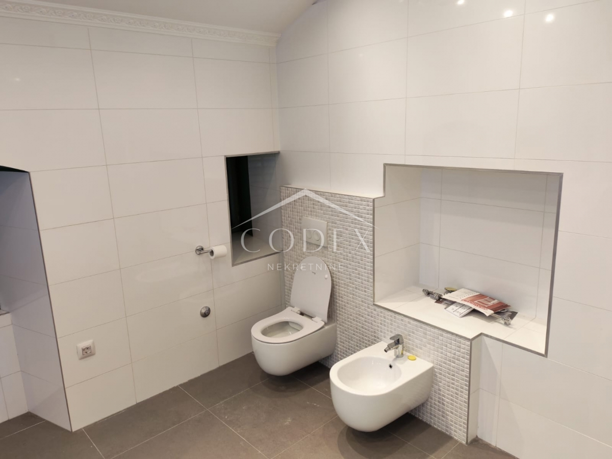 Opatija – stanovanje v zgodovinski vili v samem središču