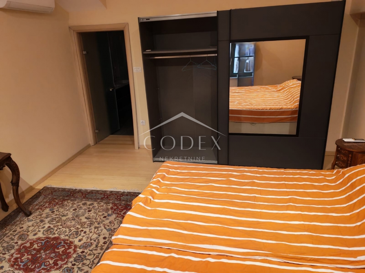 Opatija – stanovanje v zgodovinski vili v samem središču