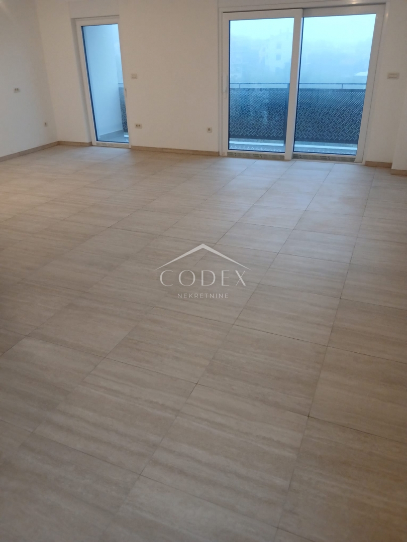 Kastav, Rubeši – prodaja luksuzne novogradnje z garažo in vrtom