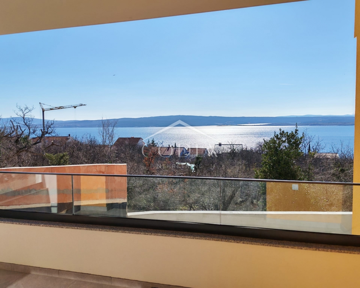 Dramalj – Stanovanje v novogradnji s pogledom na morje