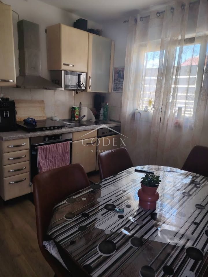 Krk – prodaja stanovanja na mirni lokaciji s parkirnim mestom