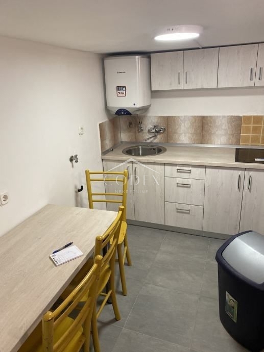 Crikvenica - etaža hiše s 3 apartmaji