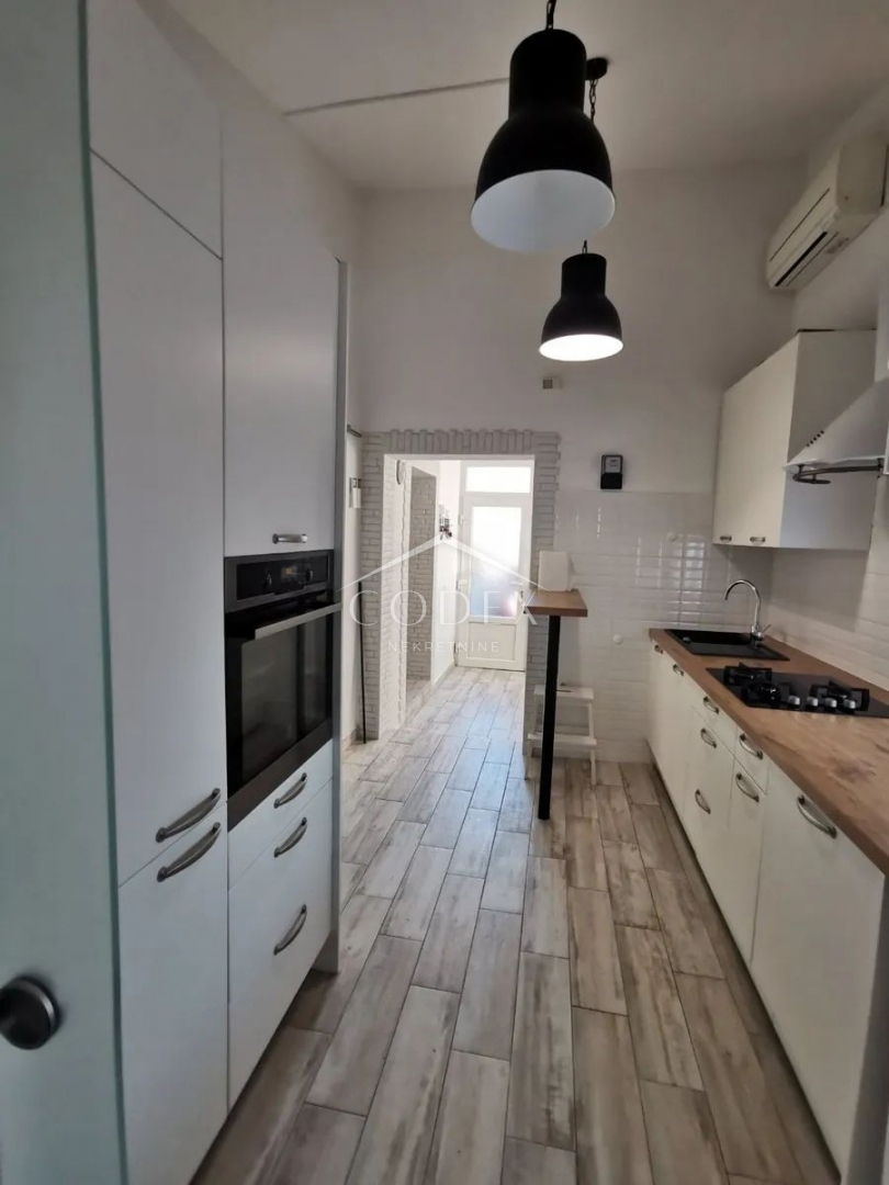 Medulin - prodaja 2 hiš z urejenim turističnim oddajanjem