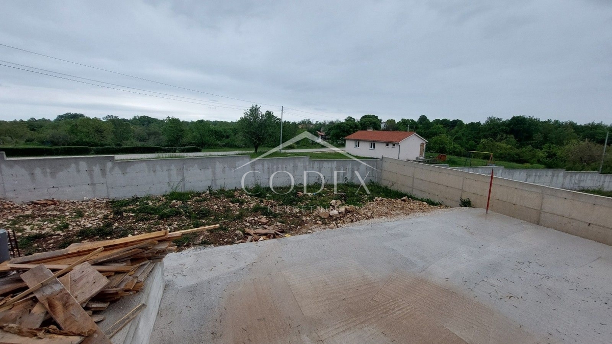 Svetvinčenat - zemljišče takoj pripravljeno za gradnjo